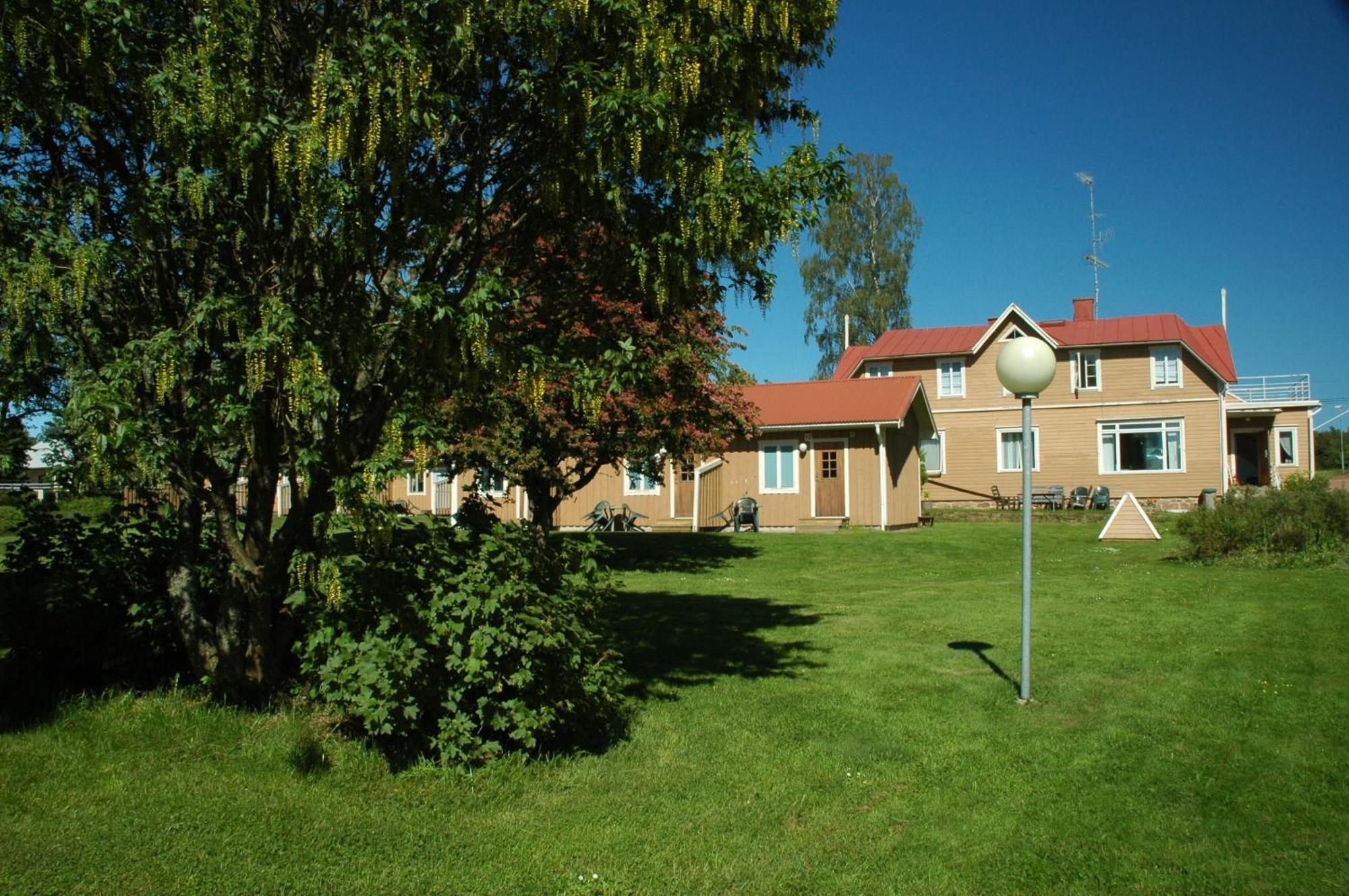 Hotel Gaestgard Christiansund à Eckero Extérieur photo